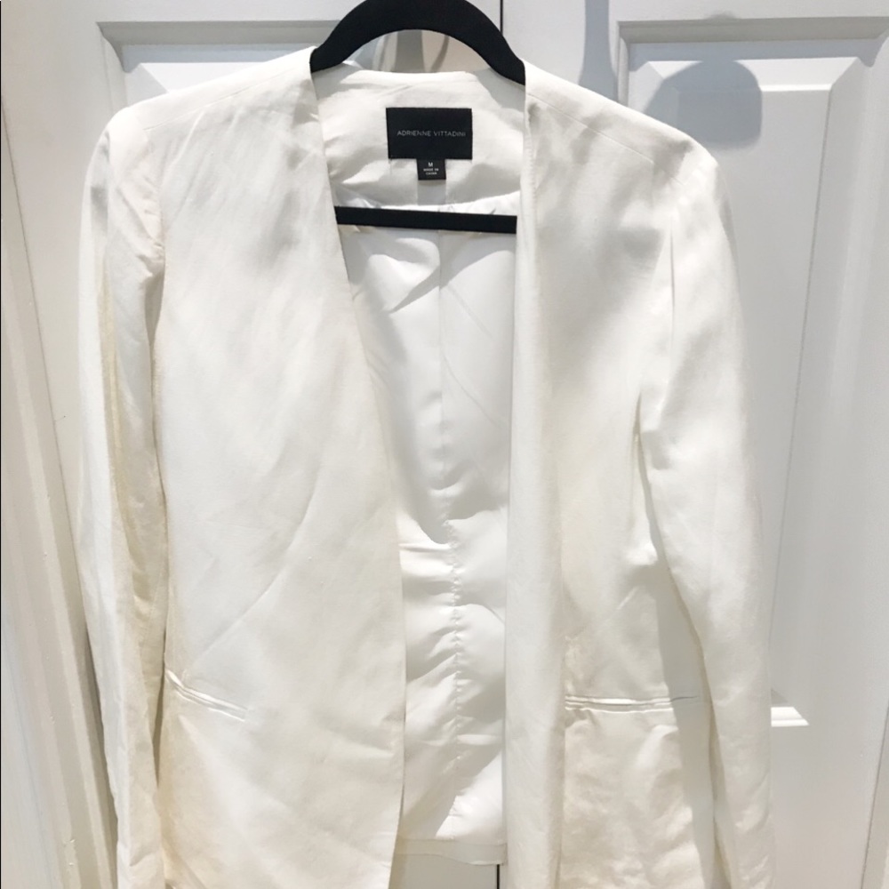 White open front linen blazer- Spring / Summer!!